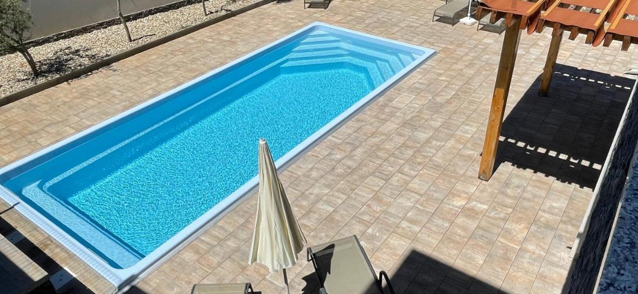 Villa Mira ***** Pinezići Exterior foto